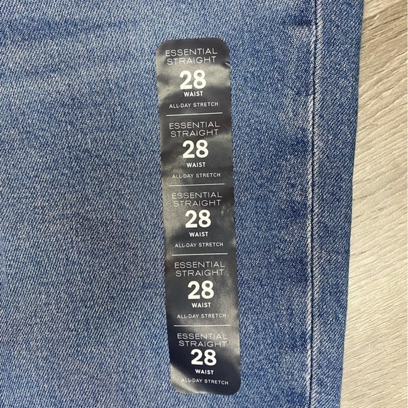 NWT J. Crew Essential Straight Leg All-Day Stretch Jeans - Picture 4 of 8